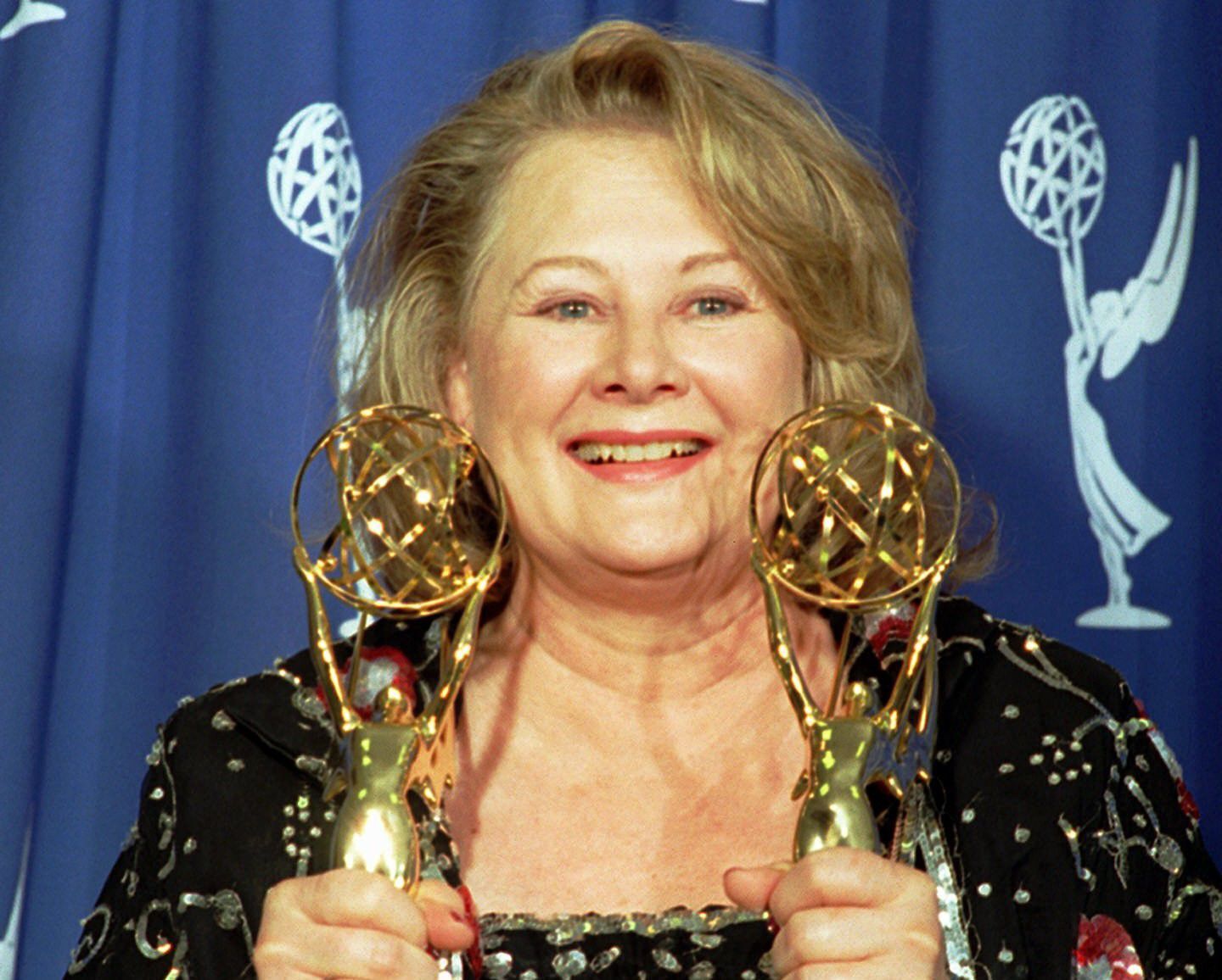 Shirley Knight